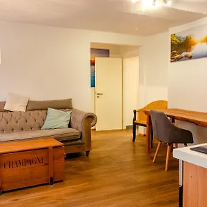 Roomerie Im Zentrum Apartment